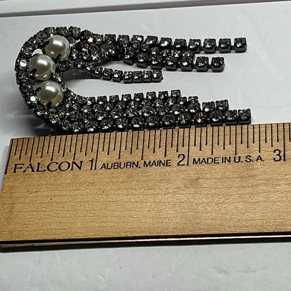 Art Deco Revival Rhinestone Faux Pearl Waterfall Dangle Stud Earrings - Picture 9 of 10